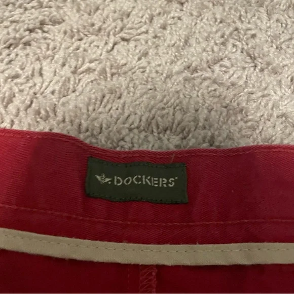 Dockers shorts red sz 42 - Picture 3 of 4